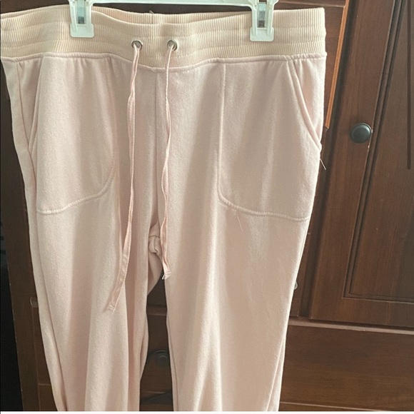 Light pink long sleeve and jogger set - Picture 7 of 8